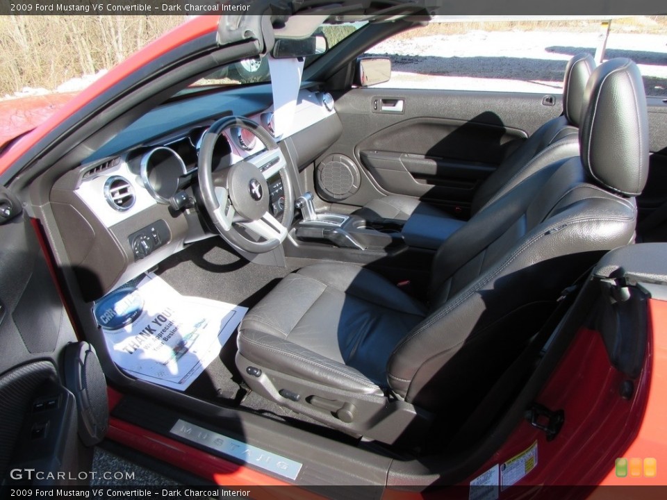 Dark Charcoal Interior Photo for the 2009 Ford Mustang V6 Convertible #111147812