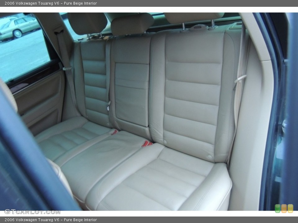 Pure Beige Interior Rear Seat for the 2006 Volkswagen Touareg V6 #111156709