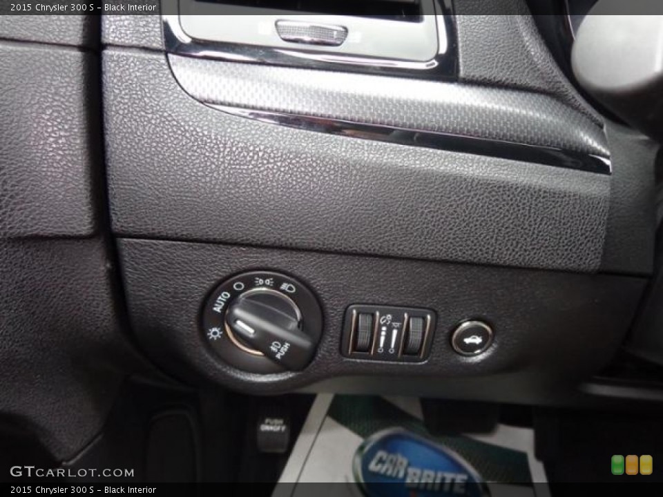 Black Interior Controls for the 2015 Chrysler 300 S #111229571