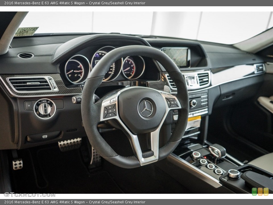 Crystal Grey/Seashell Grey Interior Dashboard for the 2016 Mercedes-Benz E 63 AMG 4Matic S Wagon #111314195