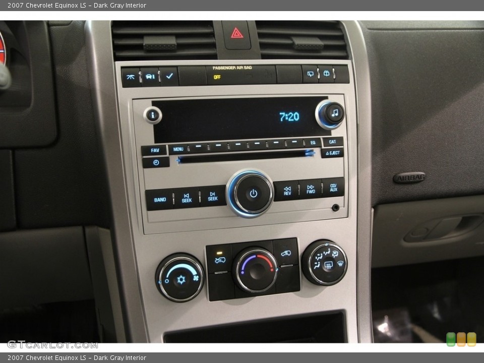 Dark Gray Interior Controls for the 2007 Chevrolet Equinox LS #111634186