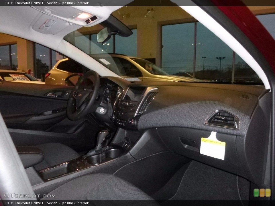 Jet Black Interior Photo for the 2016 Chevrolet Cruze LT Sedan #111810548