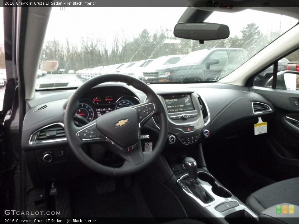 Jet Black 2016 Chevrolet Cruze Interiors