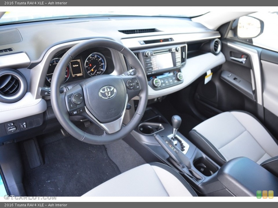 Ash Interior Photo for the 2016 Toyota RAV4 XLE #111898876