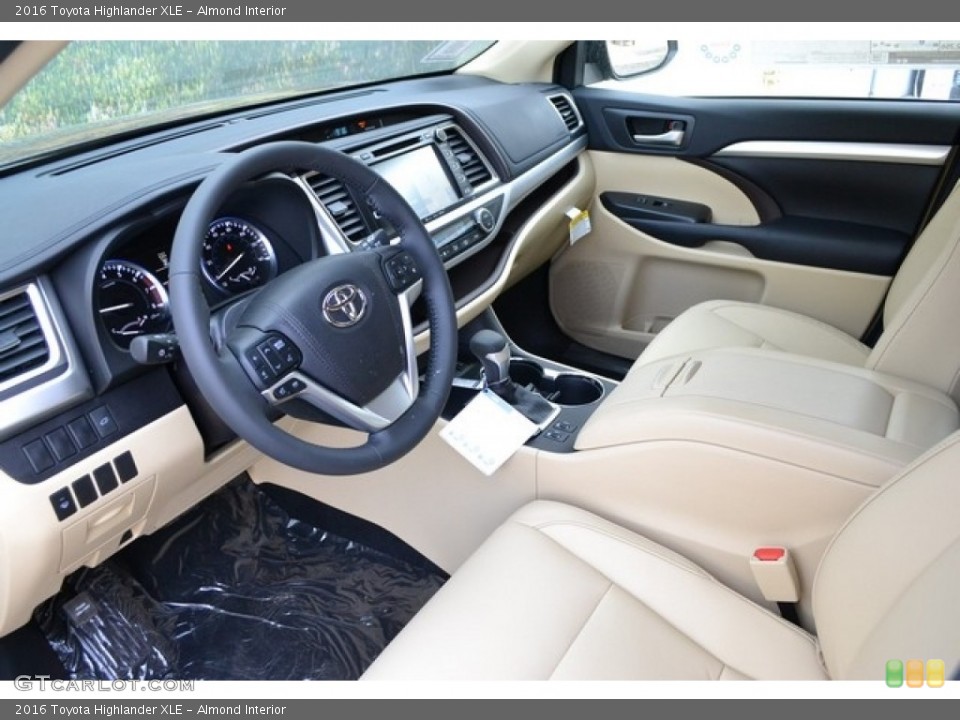 Almond Interior Photo for the 2016 Toyota Highlander XLE #112189914