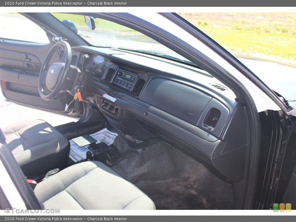 Charcoal Black Interior Photo for the 2010 Ford Crown Victoria Police Interceptor #112219088