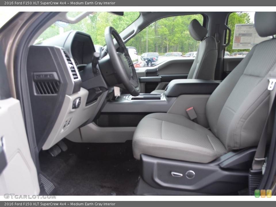 Medium Earth Gray Interior Photo for the 2016 Ford F150 XLT SuperCrew 4x4 #112478033