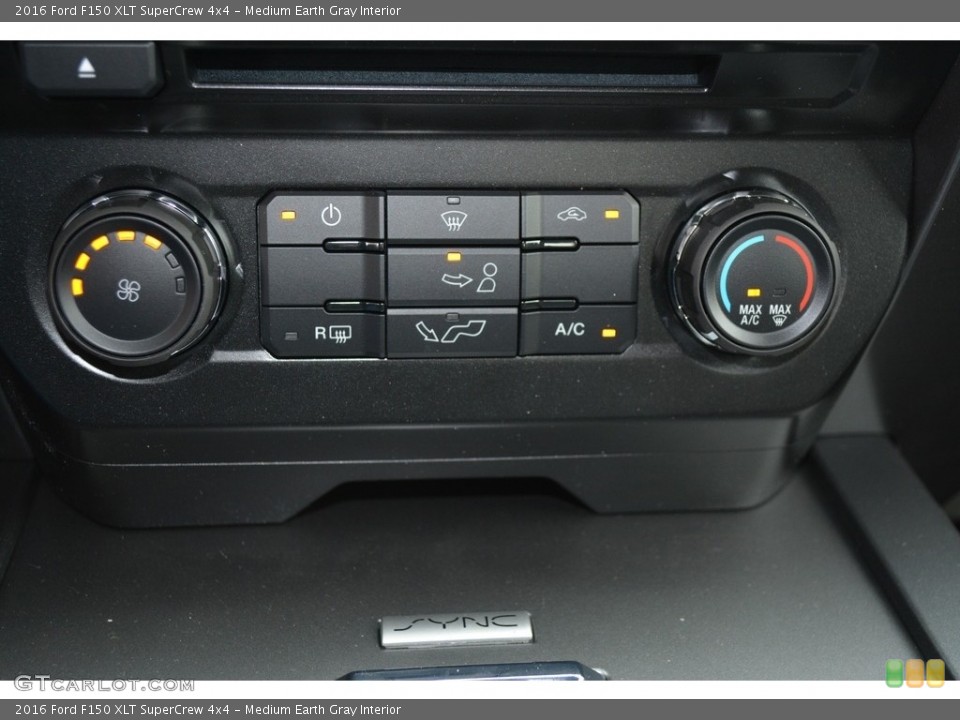 Medium Earth Gray Interior Controls for the 2016 Ford F150 XLT SuperCrew 4x4 #112478159