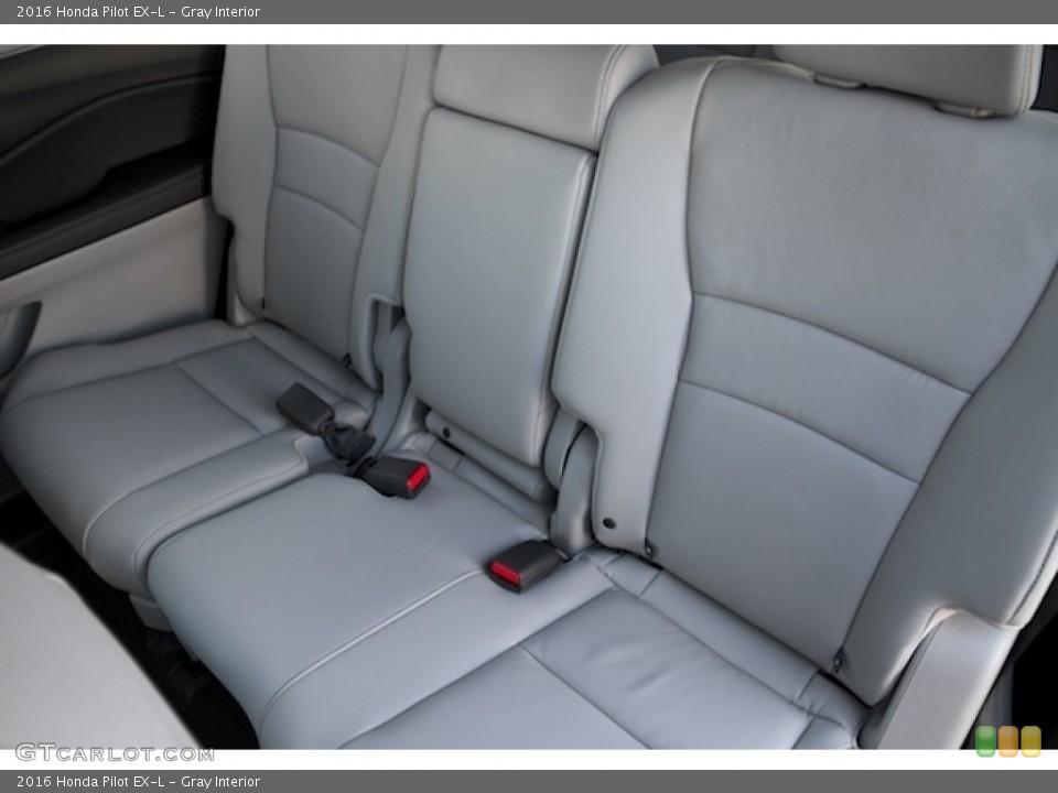 Gray Interior Rear Seat for the 2016 Honda Pilot EX-L #112689025