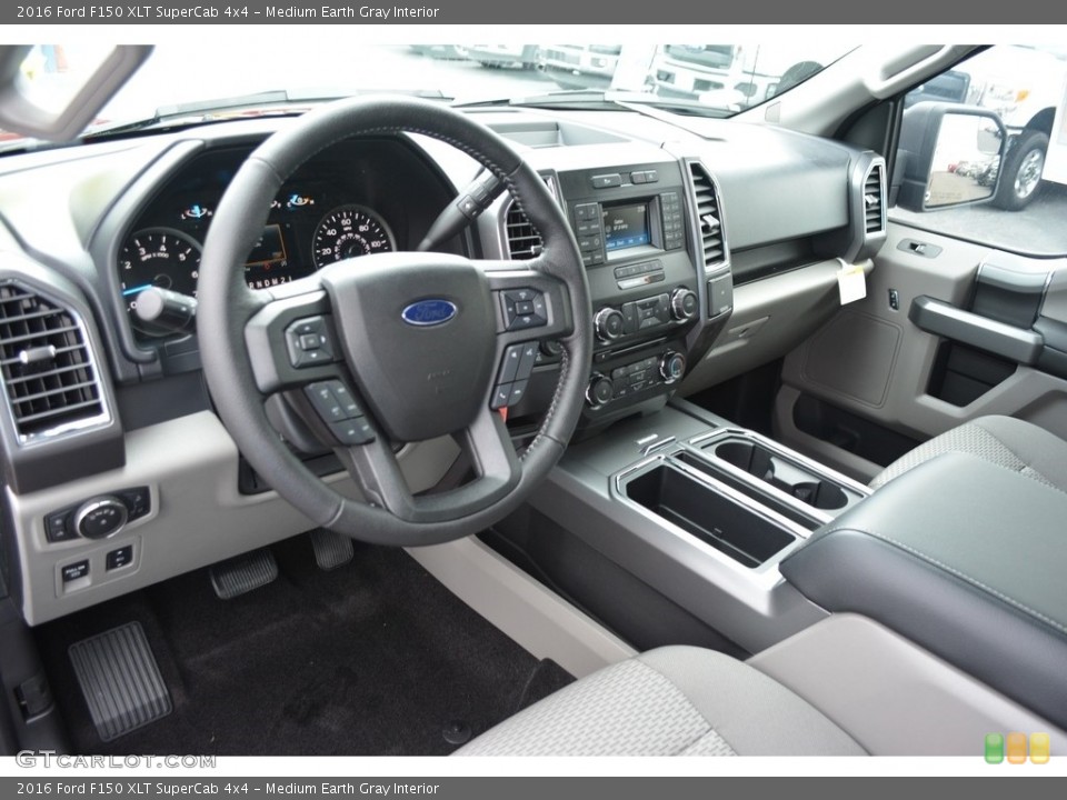Medium Earth Gray Interior Photo for the 2016 Ford F150 XLT SuperCab 4x4 #112725906