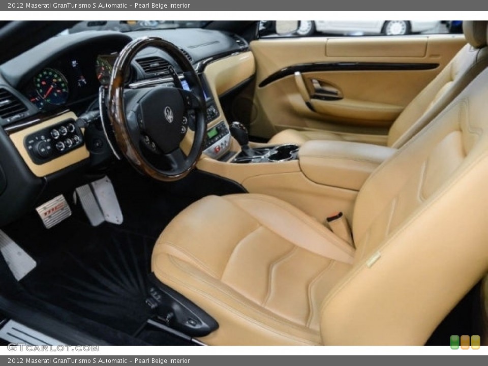 Pearl Beige 2012 Maserati GranTurismo Interiors