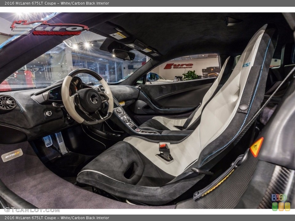 White/Carbon Black Interior Photo for the 2016 McLaren 675LT Coupe #112738941