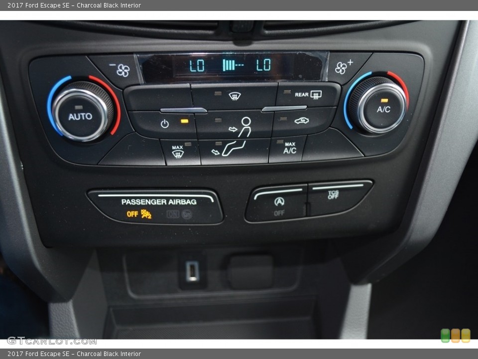 Charcoal Black Interior Controls for the 2017 Ford Escape SE #112755572