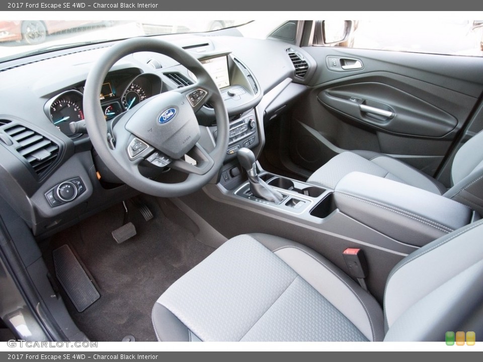 Charcoal Black Interior Photo for the 2017 Ford Escape SE 4WD #112839906
