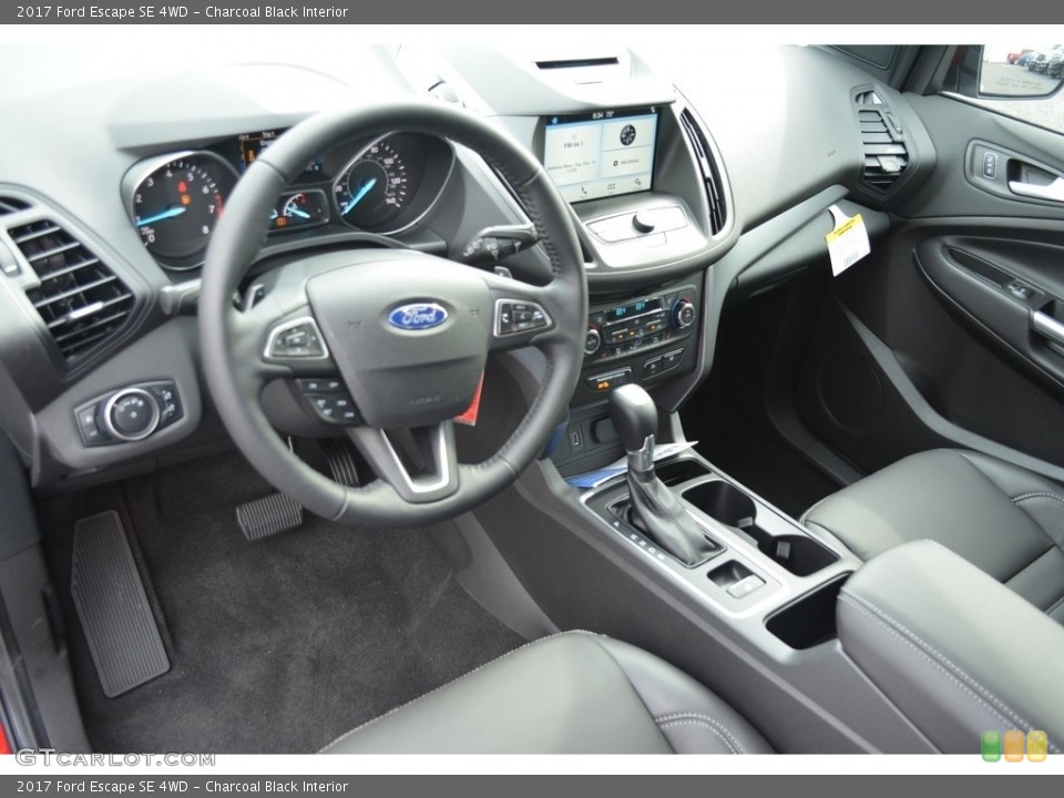 Charcoal Black Interior Photo for the 2017 Ford Escape SE 4WD #112855328