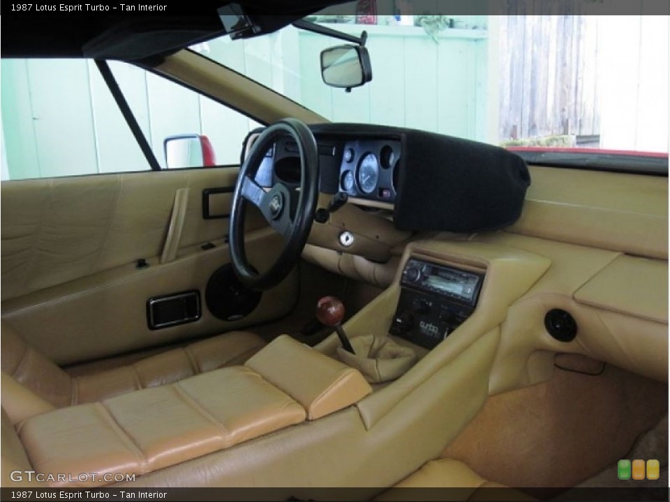 Tan Interior Photo for the 1987 Lotus Esprit Turbo #113438408