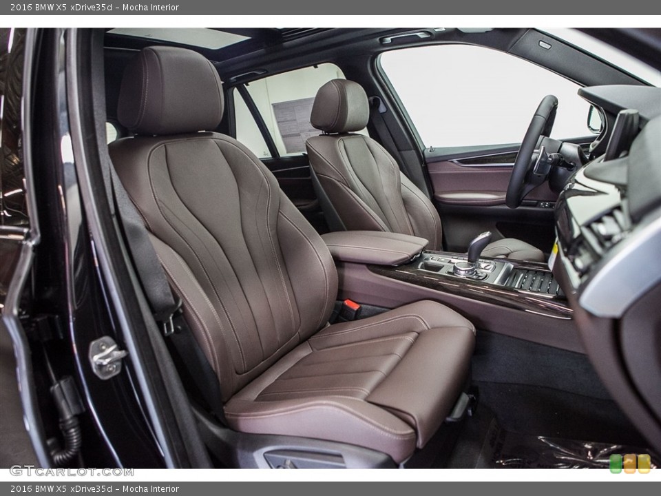 Mocha Interior Photo for the 2016 BMW X5 xDrive35d #113539177