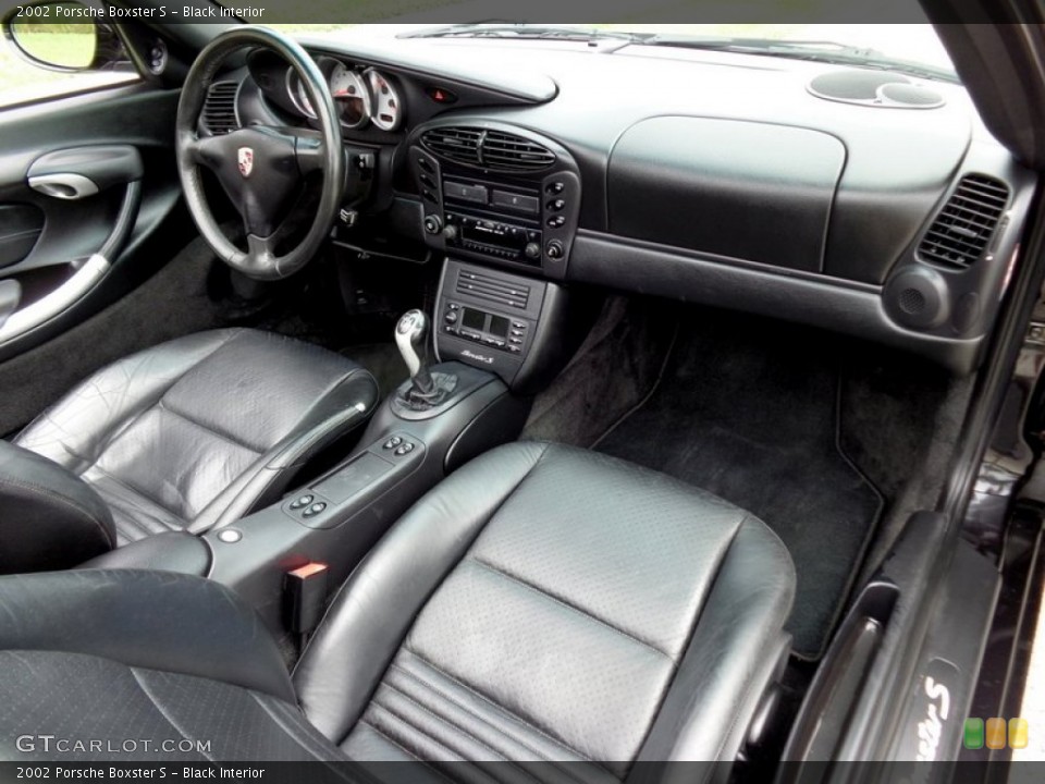 Black Interior Dashboard for the 2002 Porsche Boxster S #113992314