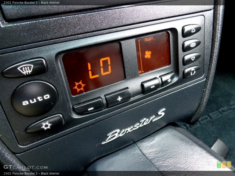 Black Interior Controls for the 2002 Porsche Boxster S #113992536