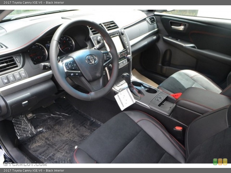Black Interior Photo for the 2017 Toyota Camry XSE V6 #114514995