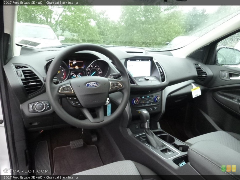 Charcoal Black Interior Photo for the 2017 Ford Escape SE 4WD #114703567