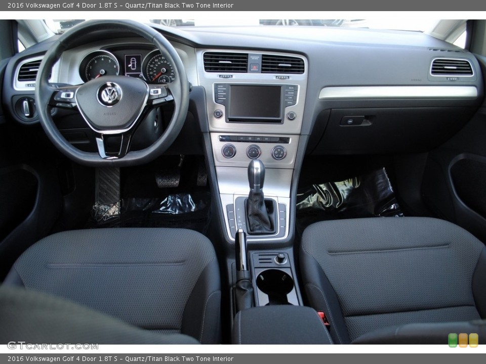 Quartz/Titan Black Two Tone Interior Photo for the 2016 Volkswagen Golf 4 Door 1.8T S #114731280