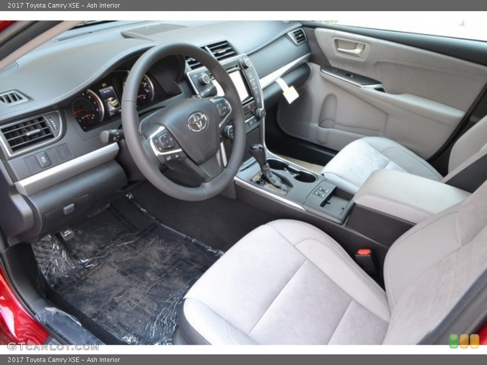 Ash Interior Photo for the 2017 Toyota Camry XSE #114819722