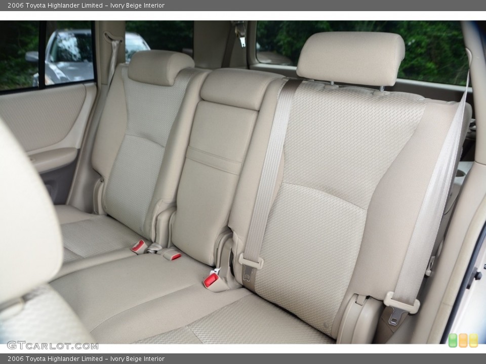 Ivory Beige Interior Rear Seat for the 2006 Toyota Highlander Limited #114846306