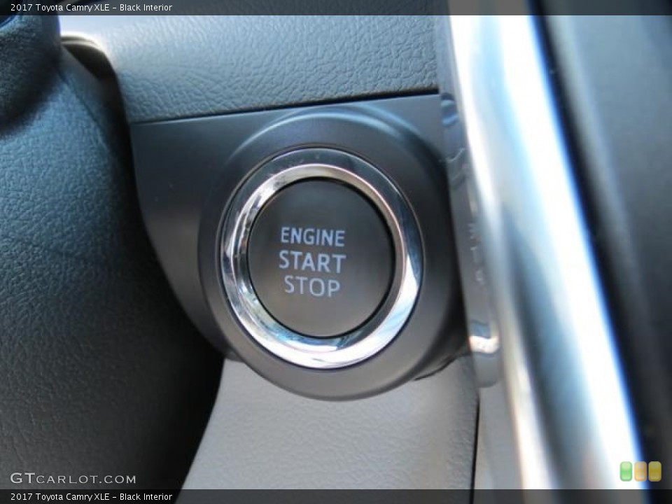 Black Interior Controls for the 2017 Toyota Camry XLE #115041512