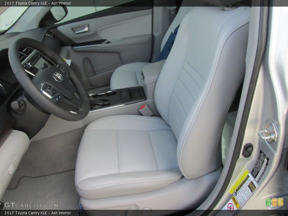 Ash Interior Photo for the 2017 Toyota Camry XLE #115062989