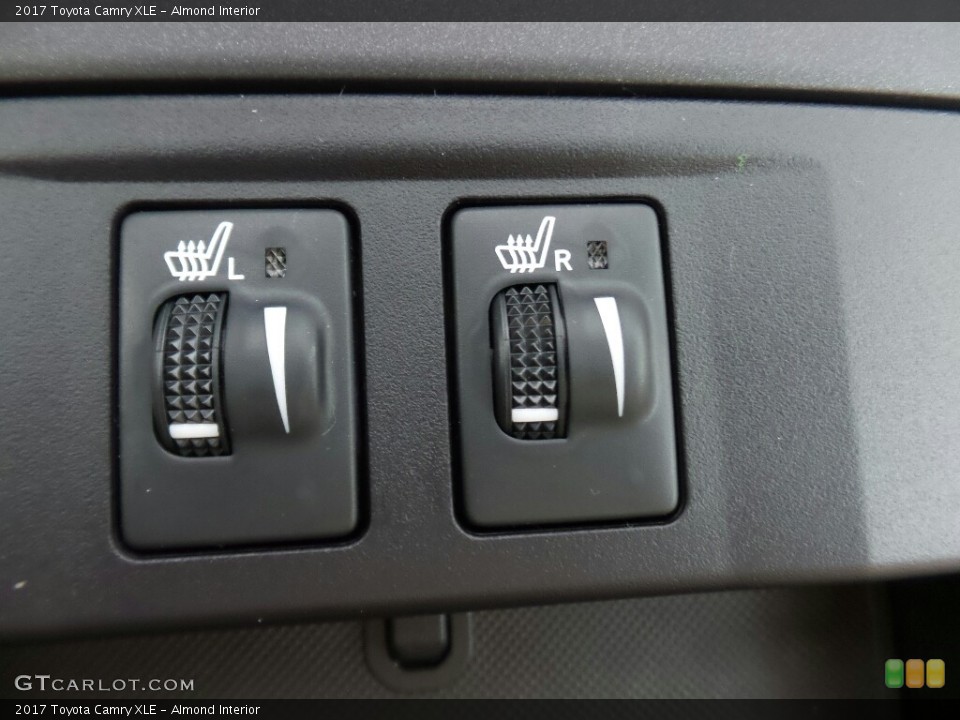 Almond Interior Controls for the 2017 Toyota Camry XLE #115144433
