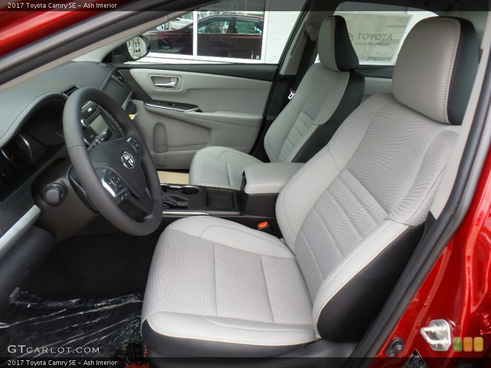 Ash Interior Photo for the 2017 Toyota Camry SE #115147292