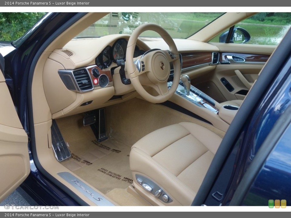 Luxor Beige Interior Prime Interior for the 2014 Porsche Panamera S #115223702