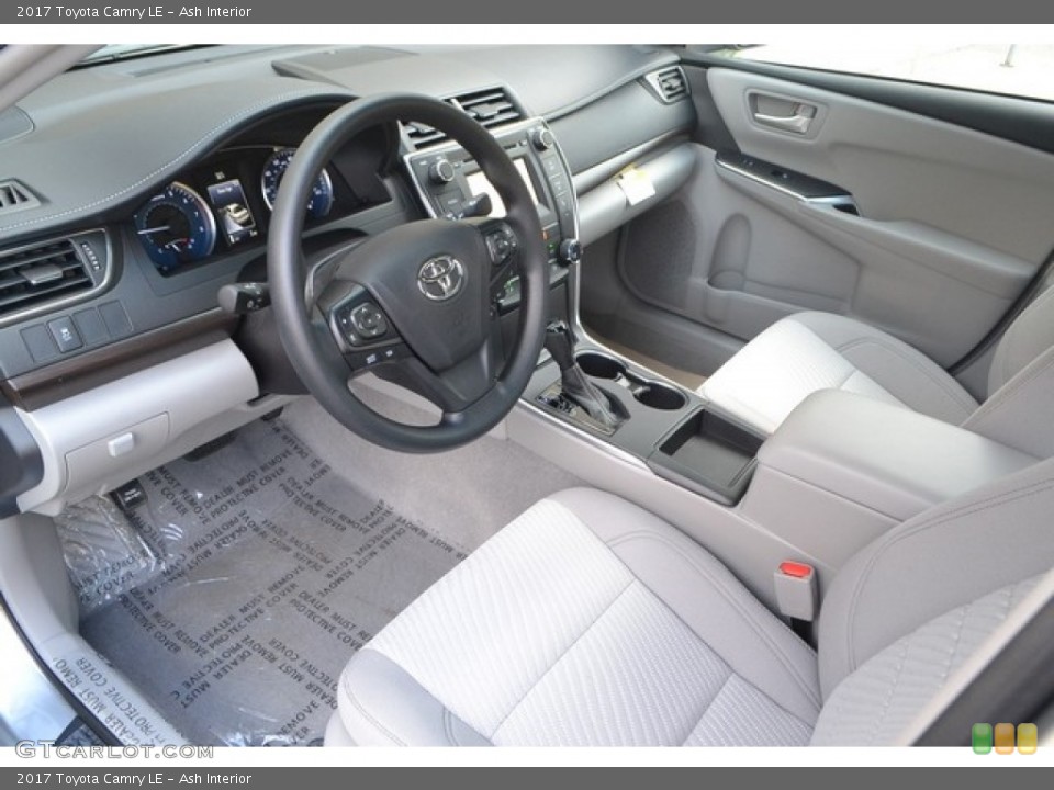 Ash Interior Photo for the 2017 Toyota Camry LE #115236040