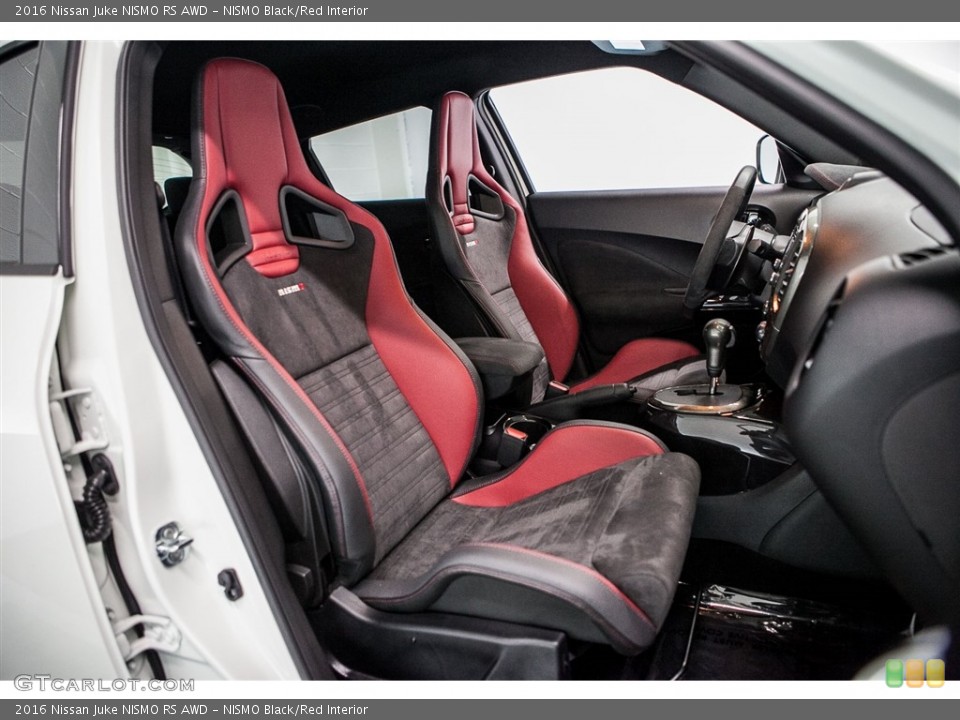 NISMO Black/Red 2016 Nissan Juke Interiors