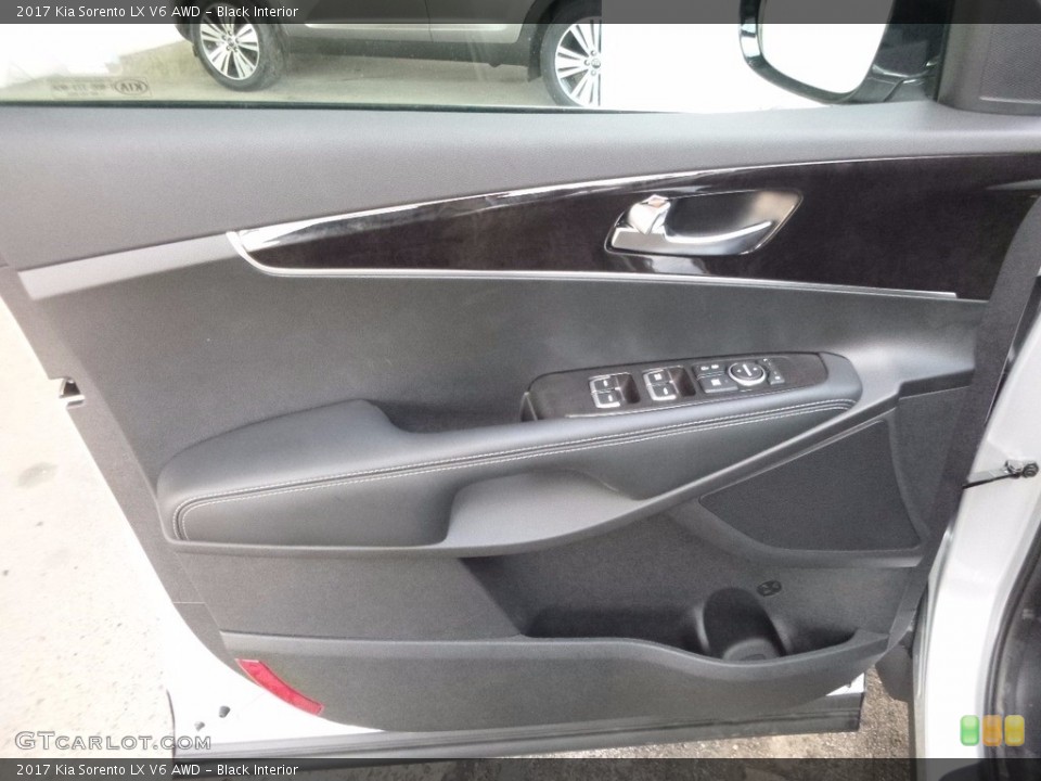 Black Interior Door Panel for the 2017 Kia Sorento LX V6 AWD #115310510