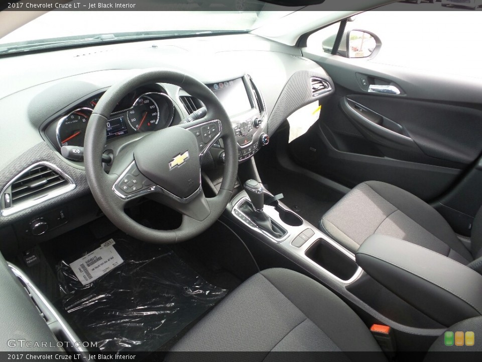Jet Black Interior Photo for the 2017 Chevrolet Cruze LT #115397733