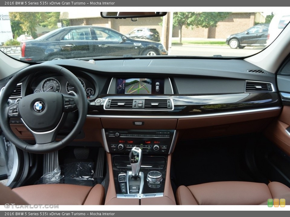 Mocha Interior Dashboard for the 2016 BMW 5 Series 535i xDrive Gran Turismo #115420275