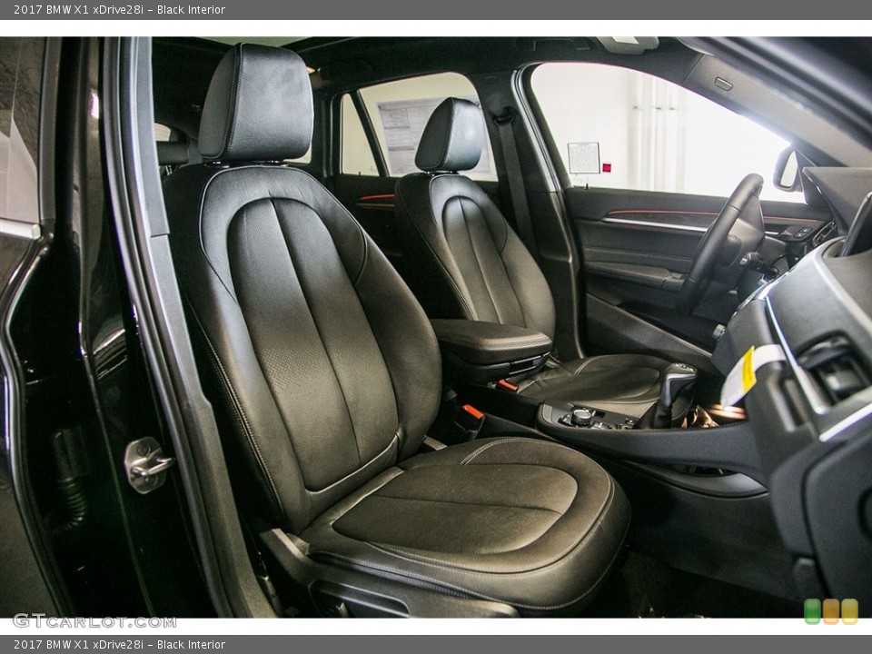Black Interior Photo for the 2017 BMW X1 xDrive28i #115454582