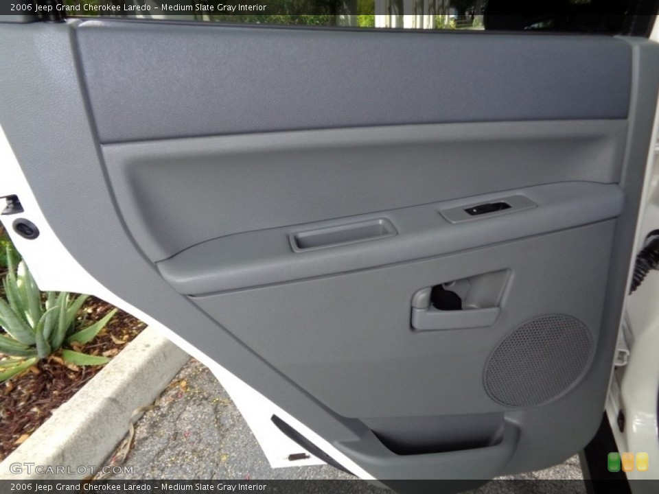 Medium Slate Gray Interior Door Panel for the 2006 Jeep Grand Cherokee Laredo #115510039