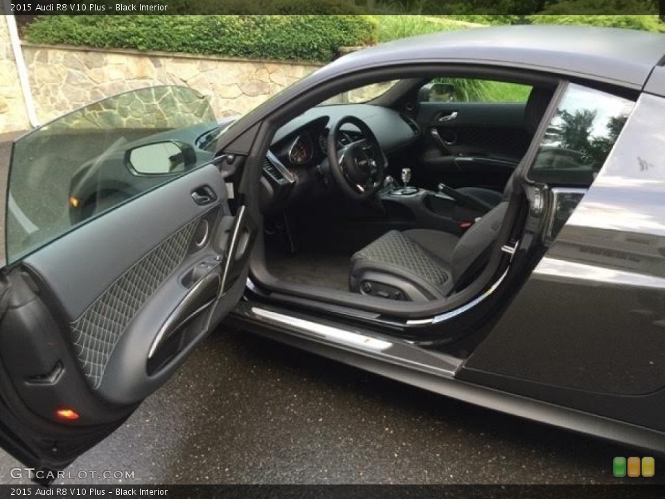 Black Interior Photo for the 2015 Audi R8 V10 Plus #115534925