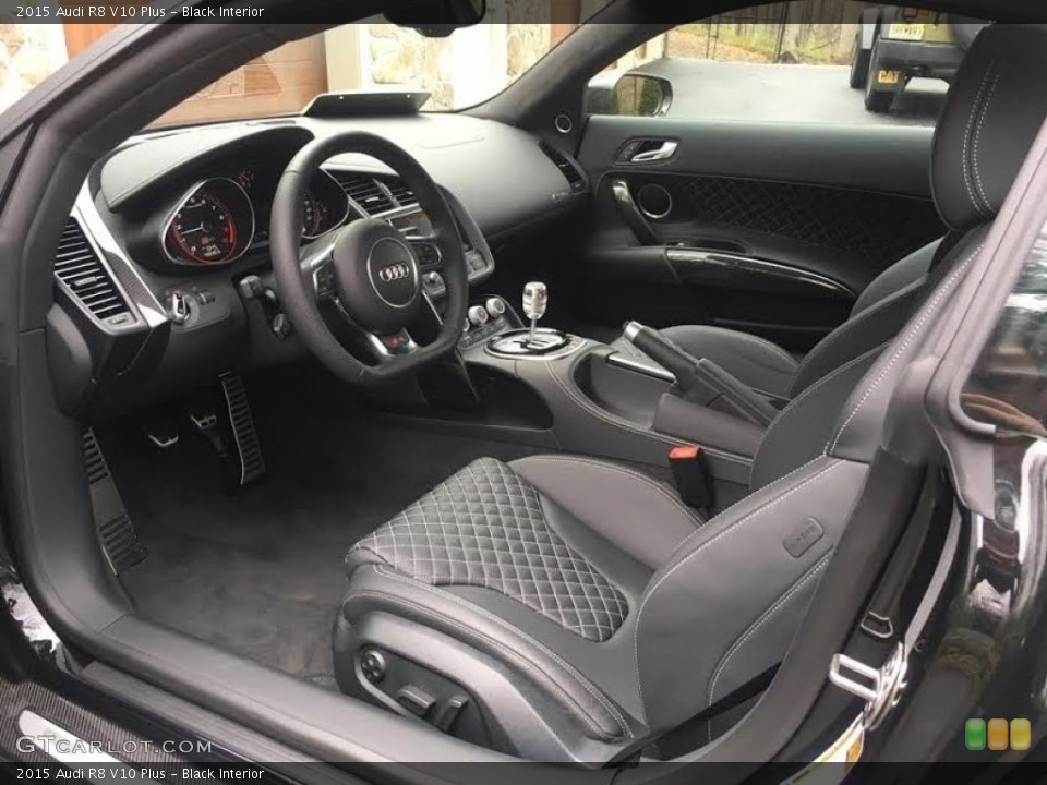 Black 2015 Audi R8 Interiors