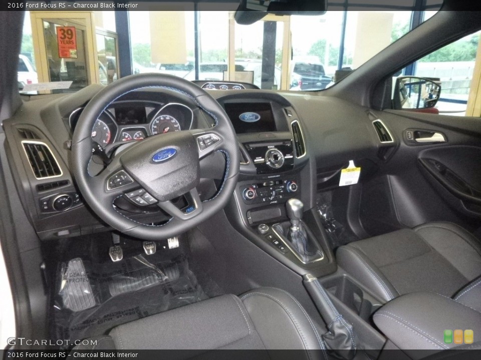 Charcoal Black Interior Photo for the 2016 Ford Focus RS #115601293