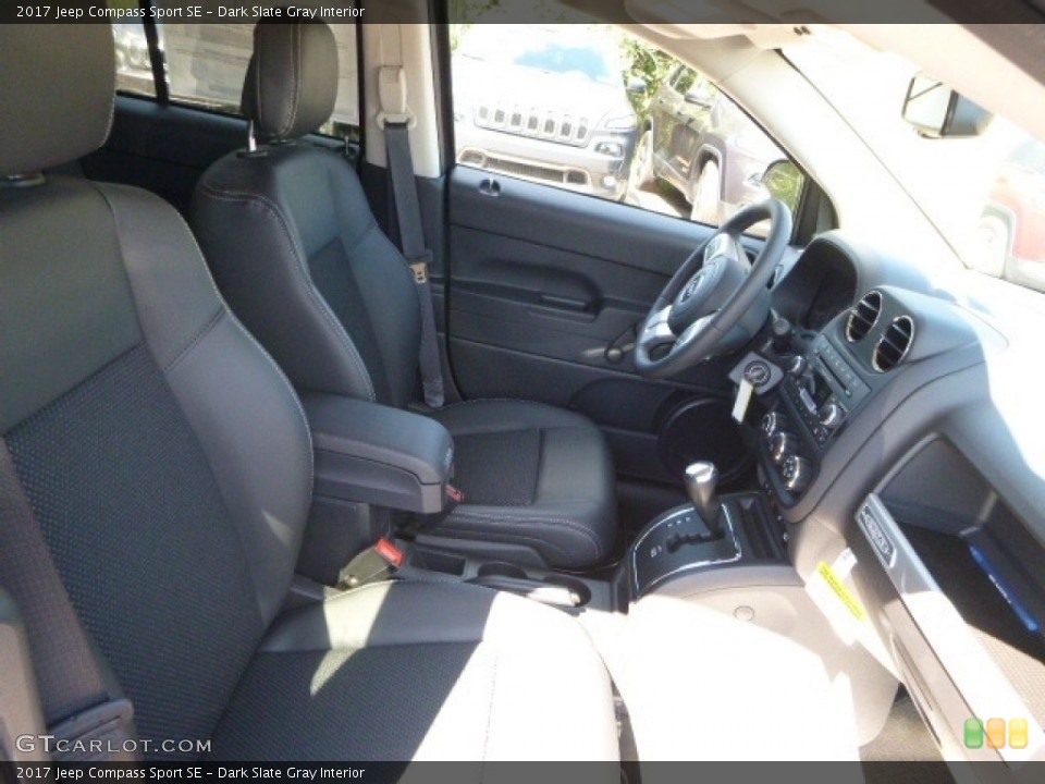 Dark Slate Gray Interior Photo for the 2017 Jeep Compass Sport SE #115643141