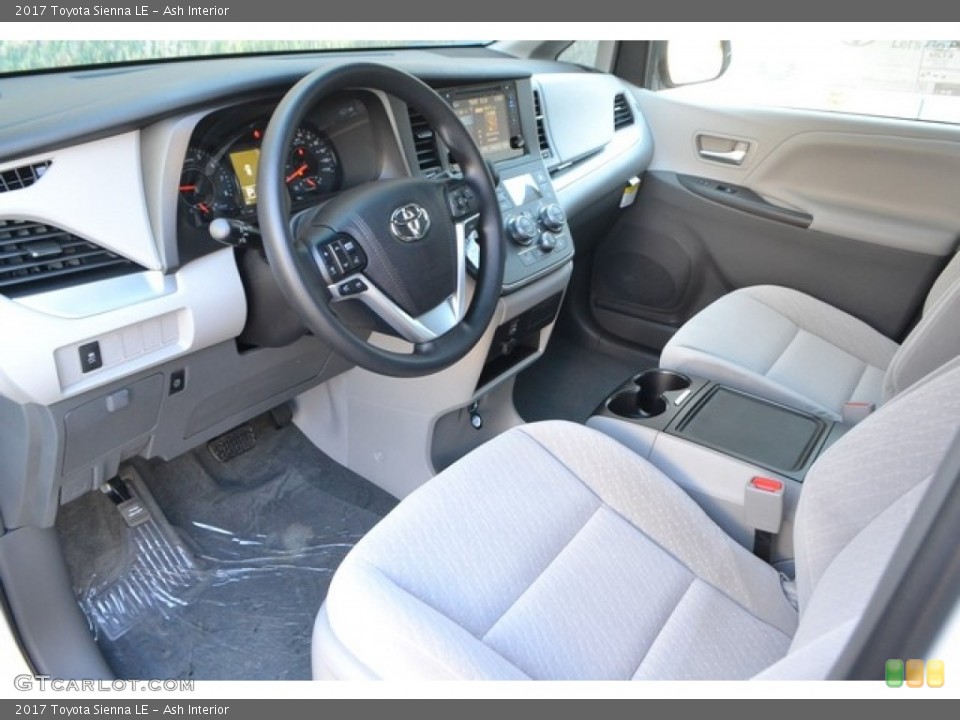 Ash Interior Photo for the 2017 Toyota Sienna LE #115664635