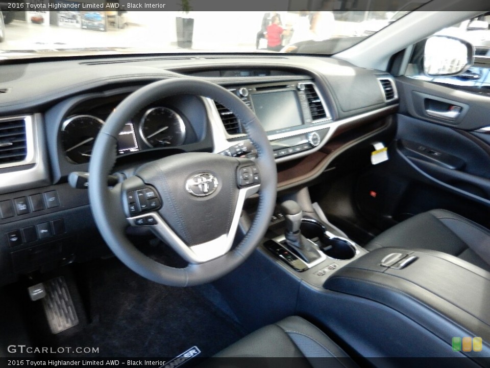 Black Interior Photo for the 2016 Toyota Highlander Limited AWD #115675363