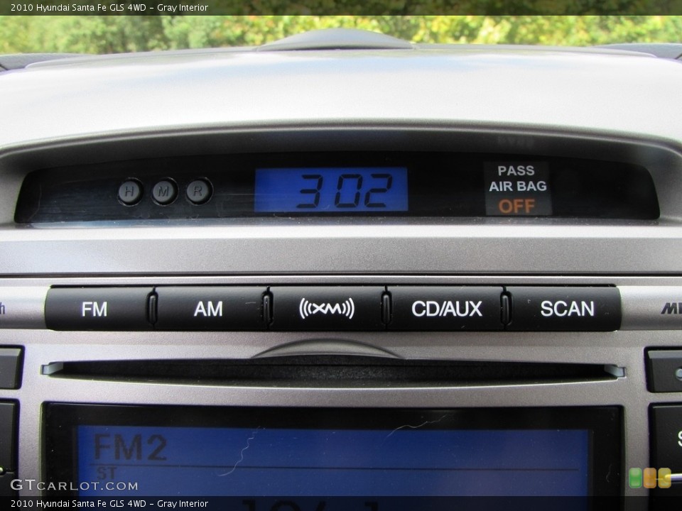 Gray Interior Controls for the 2010 Hyundai Santa Fe GLS 4WD #115802442