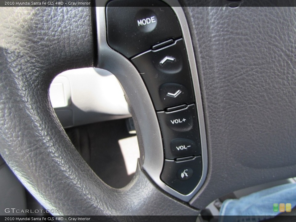 Gray Interior Controls for the 2010 Hyundai Santa Fe GLS 4WD #115802535