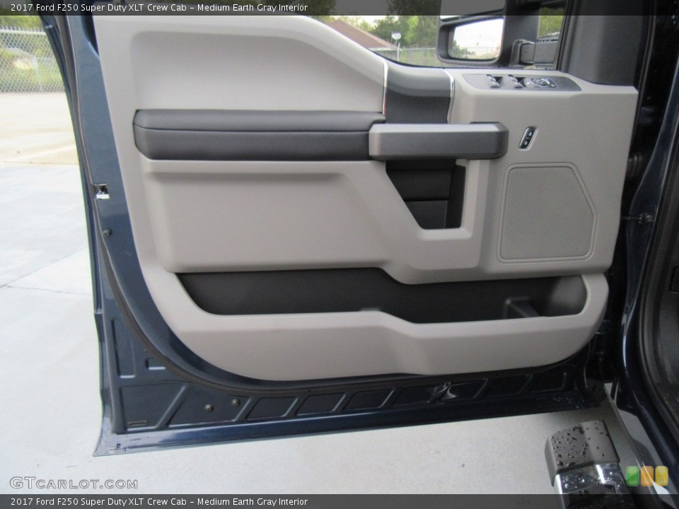 Medium Earth Gray Interior Door Panel for the 2017 Ford F250 Super Duty XLT Crew Cab #115853305
