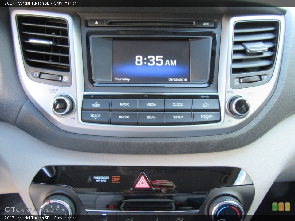 Gray Interior Controls for the 2017 Hyundai Tucson SE #115908640